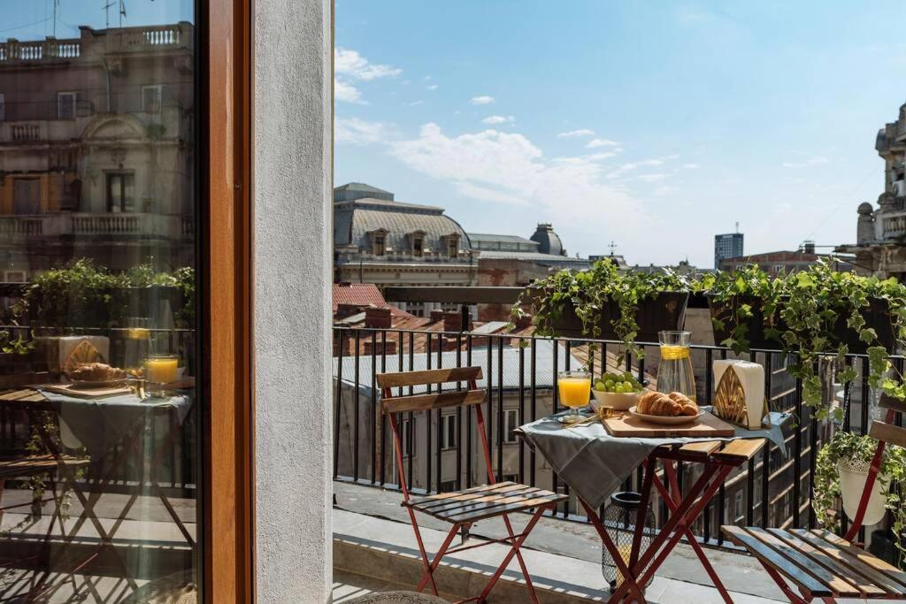 Апартаменти Sunny 2Br Flat - Old Town View Бухарест Екстер'єр фото